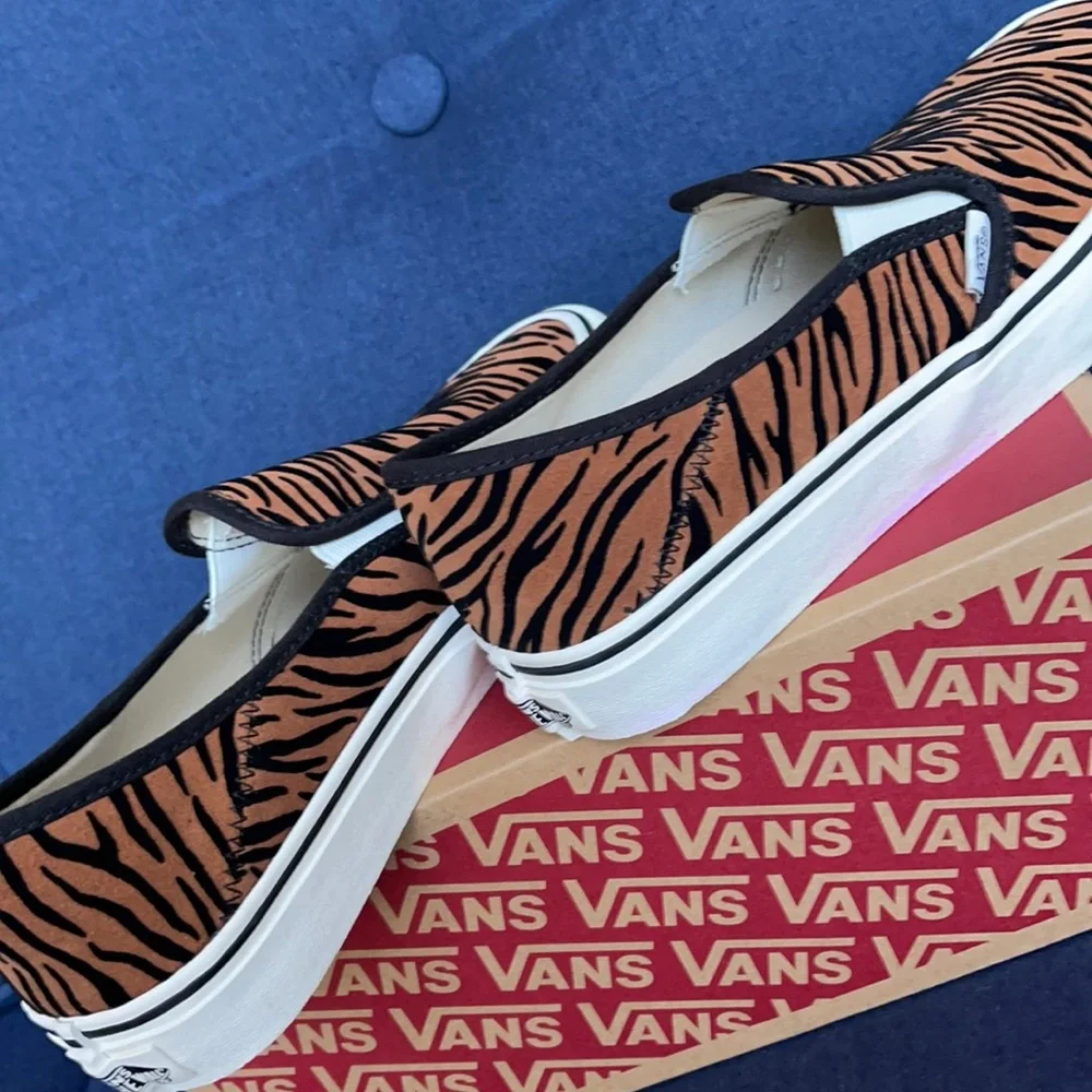 Vans Slip-On SF Animal Stripes Black/Marshmallow WMNS - Picture 15 of 16
